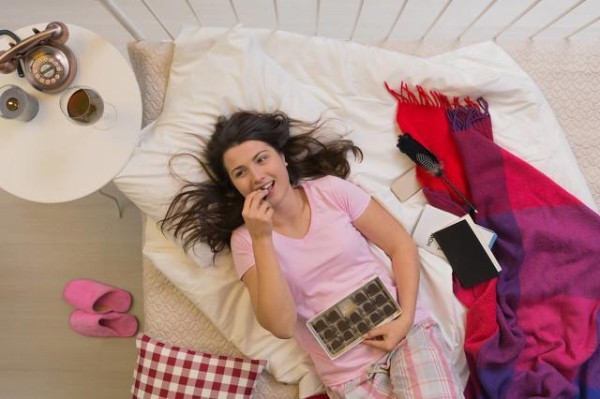 单身女性的晚年真的凄凉吗？两个过来人的经历，给剩女提个醒