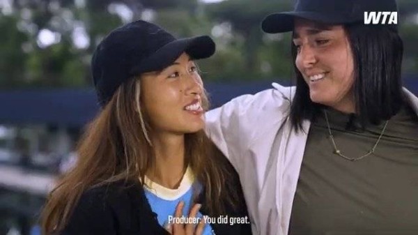 网球名将贾巴尔的整蛊节目Whats going Ons迎来第二个嘉宾——郑钦文