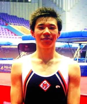 叶帅获体育运动荣誉奖章蹦床小将比肩郭晶晶刘翔