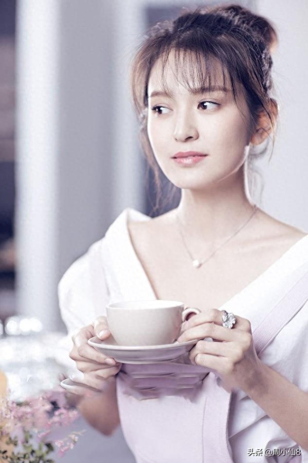 明星肖茵，娱乐圈影视演员，被誉为演艺圈“综艺全才”