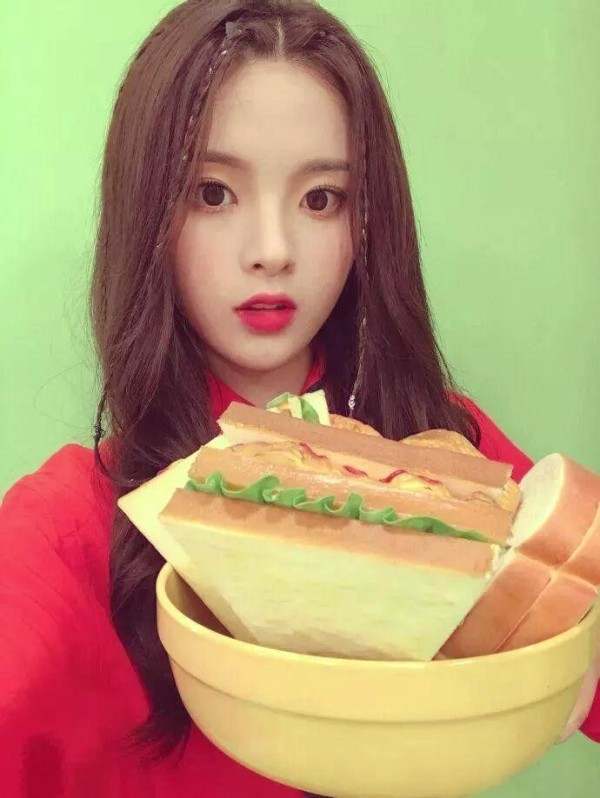 杨超越：从选秀热潮到争议焦点的生存之道