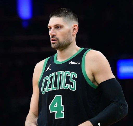 绿军喜忧参半：塔图姆刚复出武切维奇又伤了 2分钟右手无名指骨折退赛