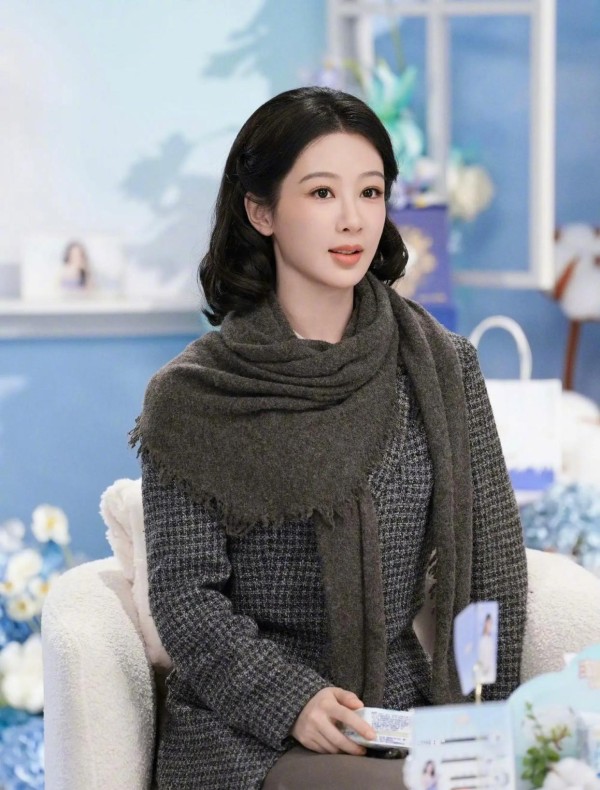 空窗七年，顶流自成：杨紫为何让全网从催婚变“劝独美”