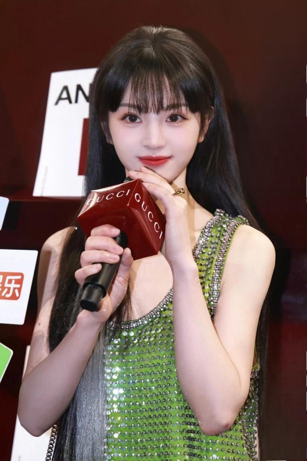 甜酷风翻车警告！白鹿、杨颖同款穿搭为何两极分化？