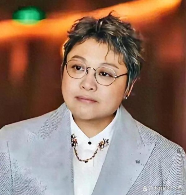 韩红基金会千万善款驰援香港!张柏芝等数十位明星接力捐赠,见证危难时刻的艺人担当