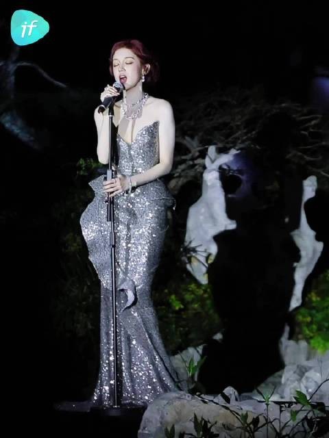 蒂芙尼大使宋雨琦晚宴献唱蕾哈娜名曲