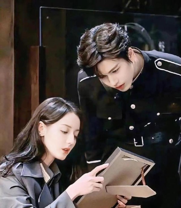 迪丽热巴的包场友情，是一场为平台量身定做的“数据军火”交易