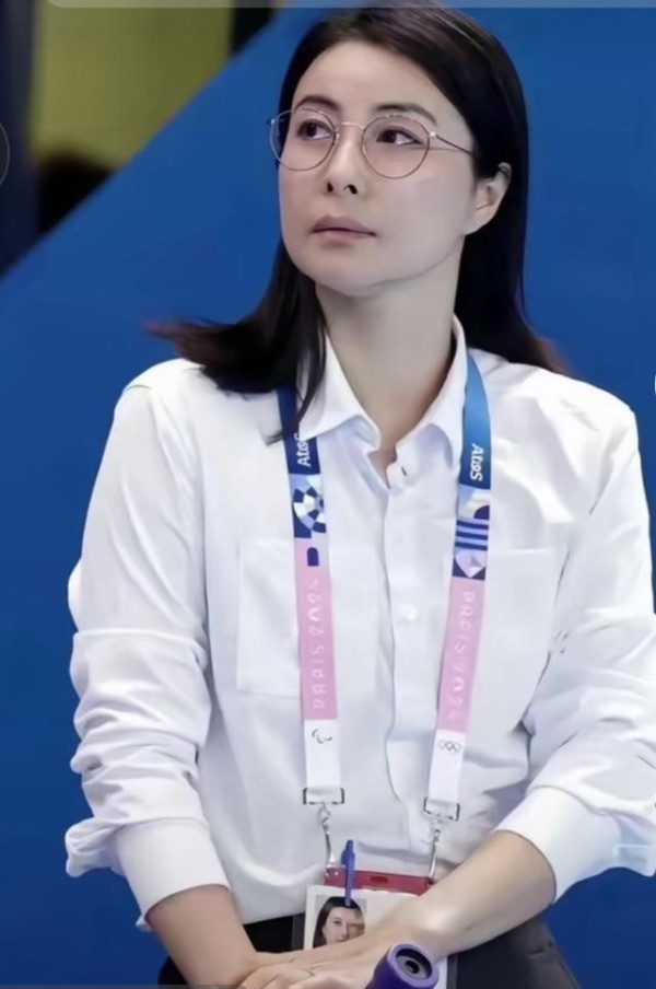 郭晶晶 VS 奚梦瑶：嫁入豪门后，她们活成了截然不同的女神范本！