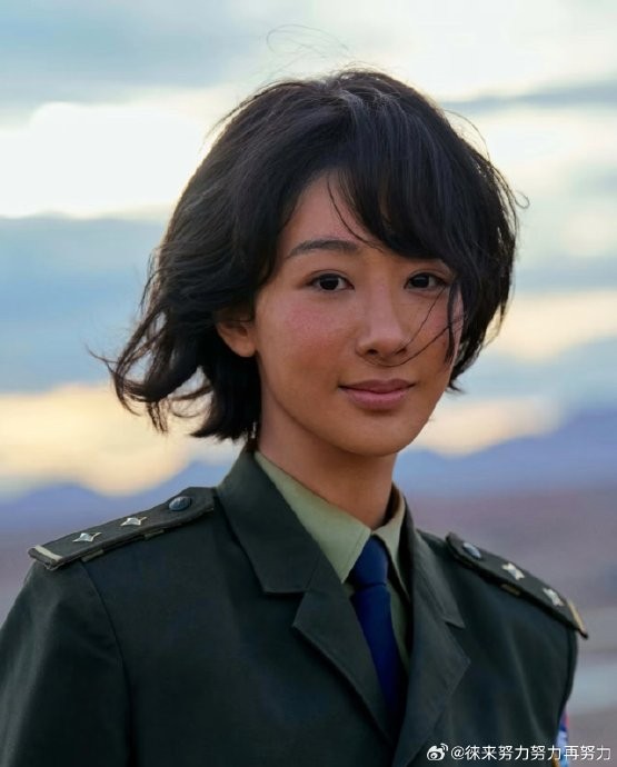 杨紫为了贴合《生命树》中的巡山女警角色,做了哪些外形和表演上的改变?