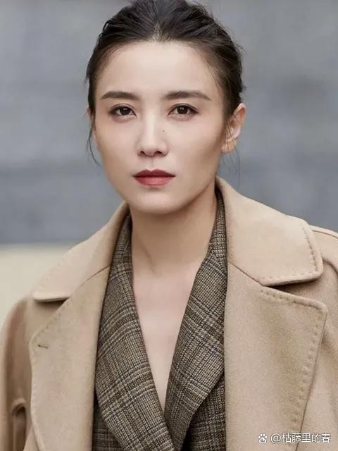 小宋佳的十大人物信息∶ 1...@枯藤里的春的动态