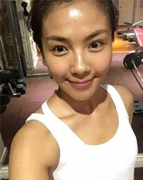 赵丽颖健身照刷屏，女明星扎堆健身真励志