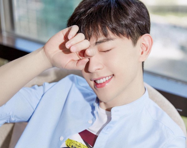 邓伦28岁生日，圈内两位女星评论区庆生，不愧是“神仙友情”