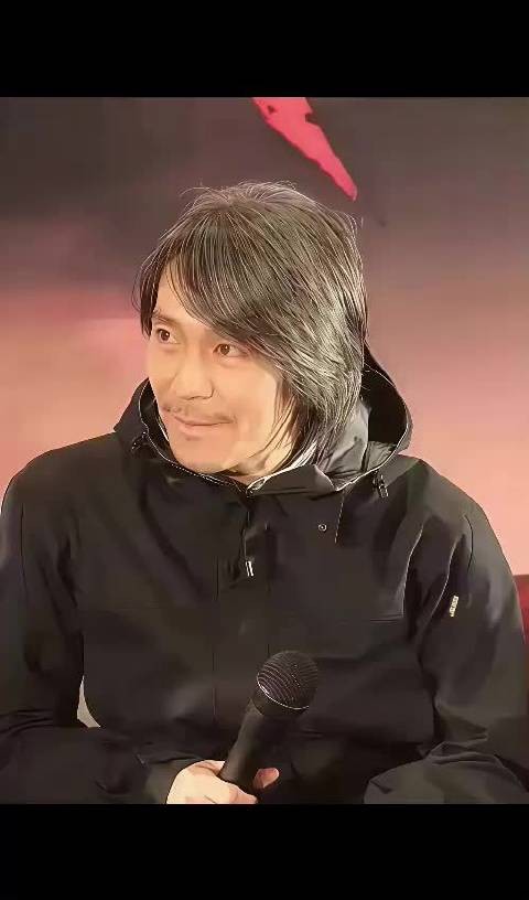 周星驰不婚因性格极致偏执，重利轻情致身边人疏远