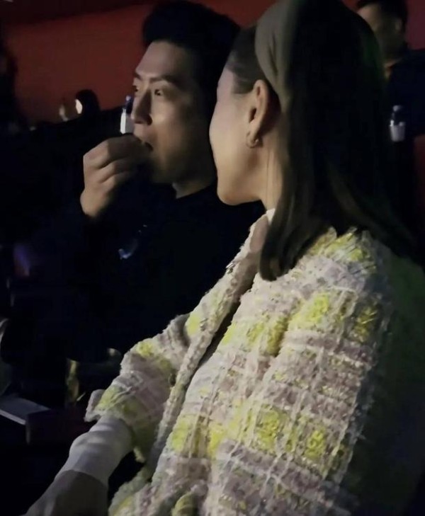 窦骁罕见在老婆vlog出镜。