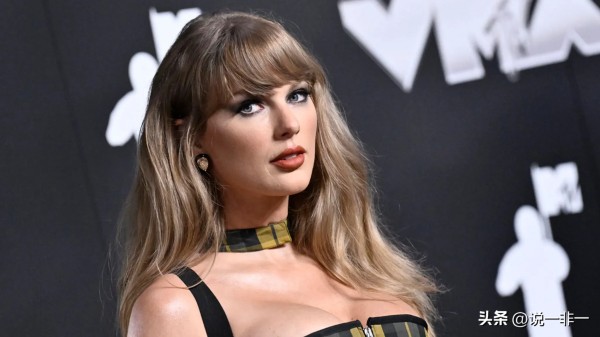 说一非一：明星霉霉、捐款五百万于受灾佛州、


        泰勒·斯威夫特捐赠了500万美元帮助受飓风“米尔顿”影响的人们，这场致命的风暴于周三袭击了佛罗里达海岸。

         这位世界上最富有的女音乐家，据报道拥有16亿美元的流行巨星将这笔钱捐给了非营利组织“供养美国”组织，因为名人们采取行动帮助人们应对飓风“海伦”和“米尔顿”的影响。

          “供养美国”Feedi...