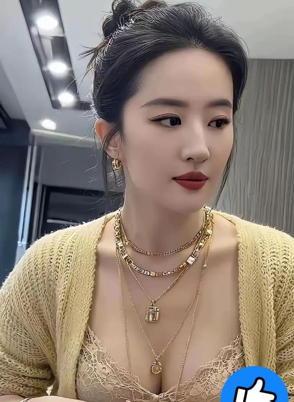 刘亦菲状态太绝！快 40 岁依旧没有皮肤差、身材下垂、发福，反而仙气依旧，美得像不食人间烟火的天仙