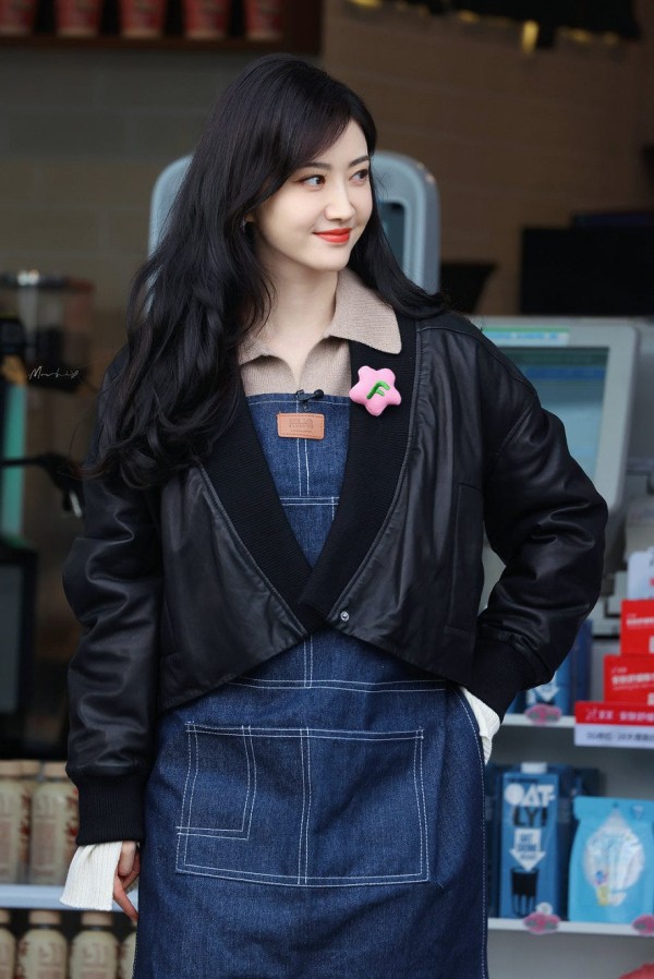 (图片来源于艺人私服)