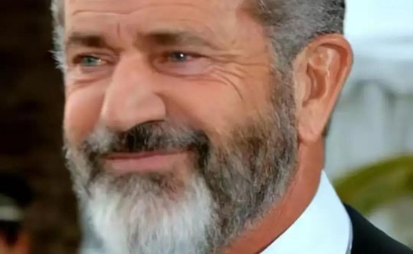 4.25亿美元离婚分手费！背离前妻依然为他辩解，堕落葬送巨星事业