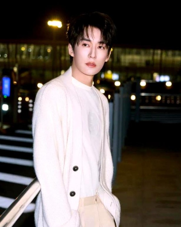 米兰时装周首秀:唐嫣优雅动人,谷爱凌身材绝美,肖战出场引全场欢呼!