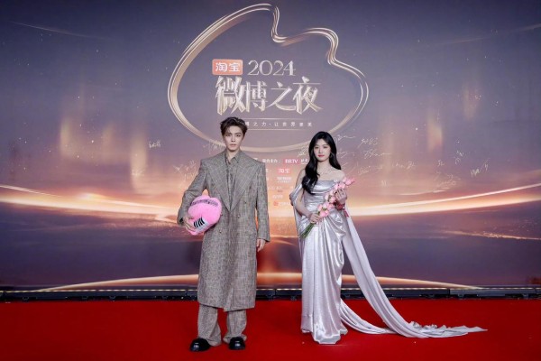 “塑料友情”再翻车？王鹤润吐槽王玉雯，扒开内娱明星“商业互吹”假面