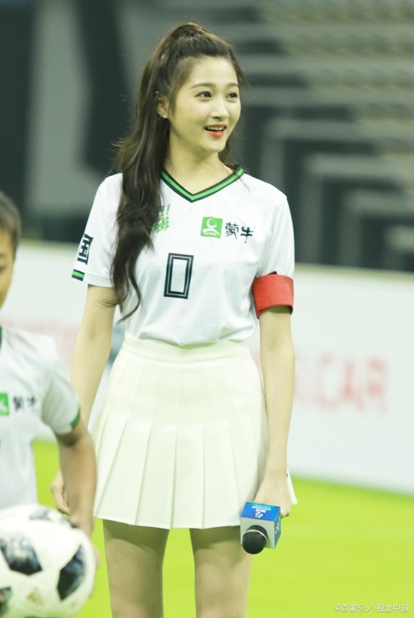 热度与理性并存：今天国内娱乐圈的“顶流”暗战与“天后”光芒