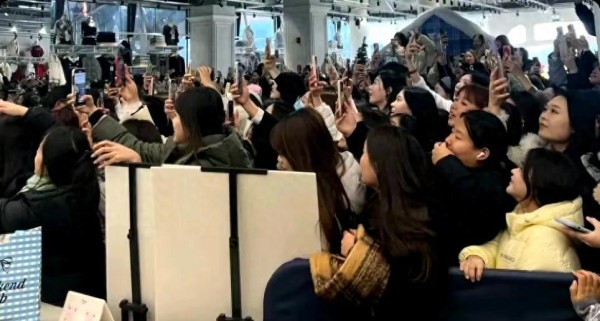 深度解析“一日店长”现象：年轻人热潮背后的文化驱动力