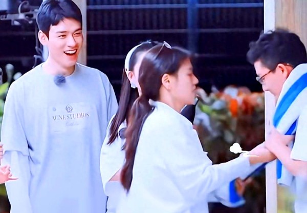 龚俊与张晚意的综艺笑料与化学反应