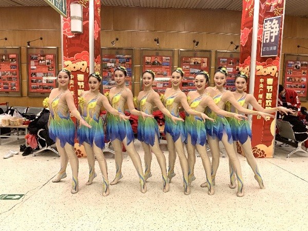 上海大学生亮相央视春晚 华东师大35名大学生C位 “舞动青春”