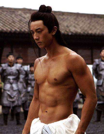 娱乐圈7大身材健美男星，周杰伦曾经也是王者