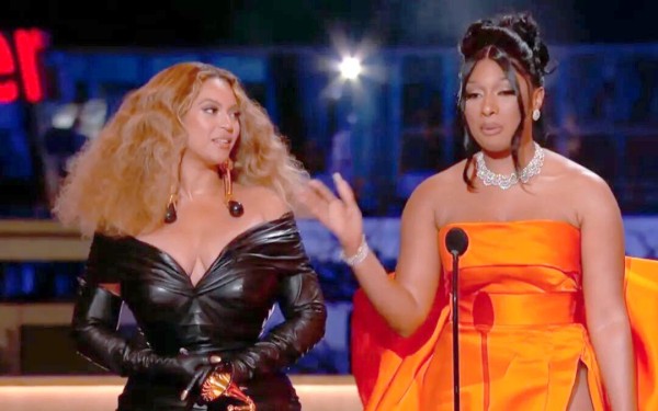 第63届格莱美颁奖典礼：破纪录时刻与多位艺术家的卓越成就