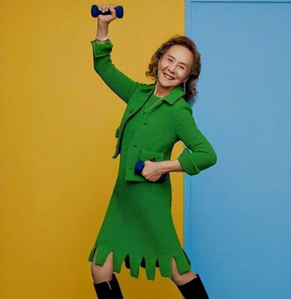 87岁独居北京老房，女儿在加拿大18年未同住，她却说这才是自由