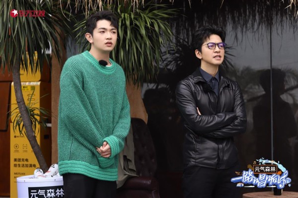 李健胡海泉胡彦斌颜人中组成探宝团，“慢下来”的音乐综艺还能“霸屏”吗？