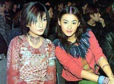 与刚出道的张柏芝合照, 曾经的“玉女掌门”简直完爆众多女明星!