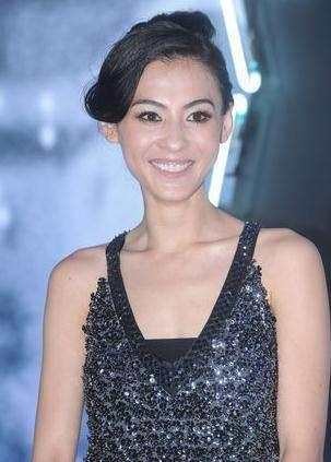 与刚出道的张柏芝合照, 曾经的“玉女掌门”简直完爆众多女明星!