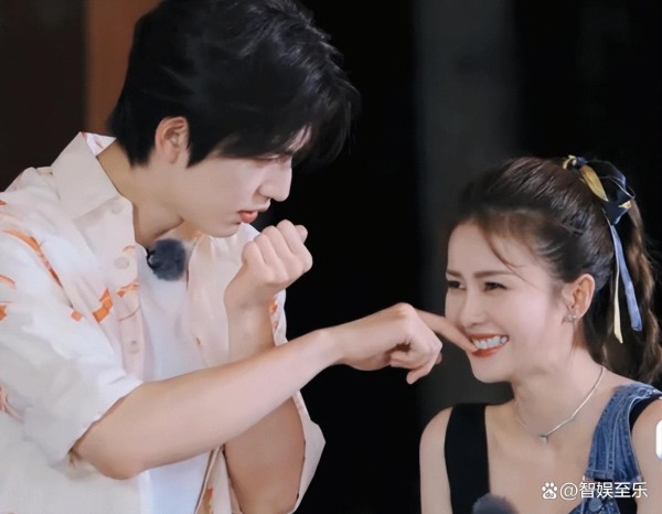 曝张凌赫绯闻女友中只和白鹿谈过，白鹿绯闻男友多但从未承认