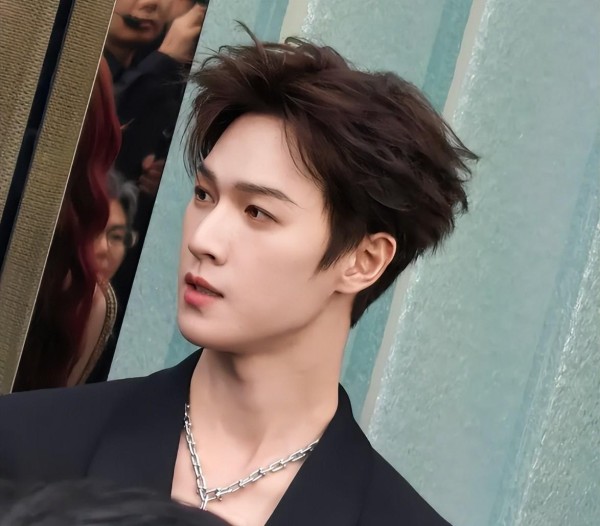 明星同框太刺激！唐嫣无惧镜头超抗打，章子怡气场拉满，钟楚曦凭穿搭和状态完胜，这波直接赢麻了