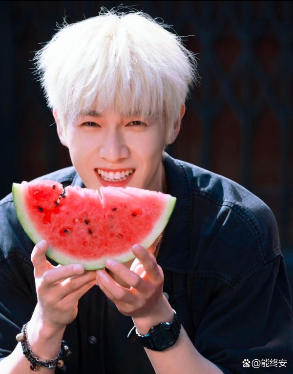 刘亦菲与《宴三合》的接触无疑牵动了...@能终安的动态