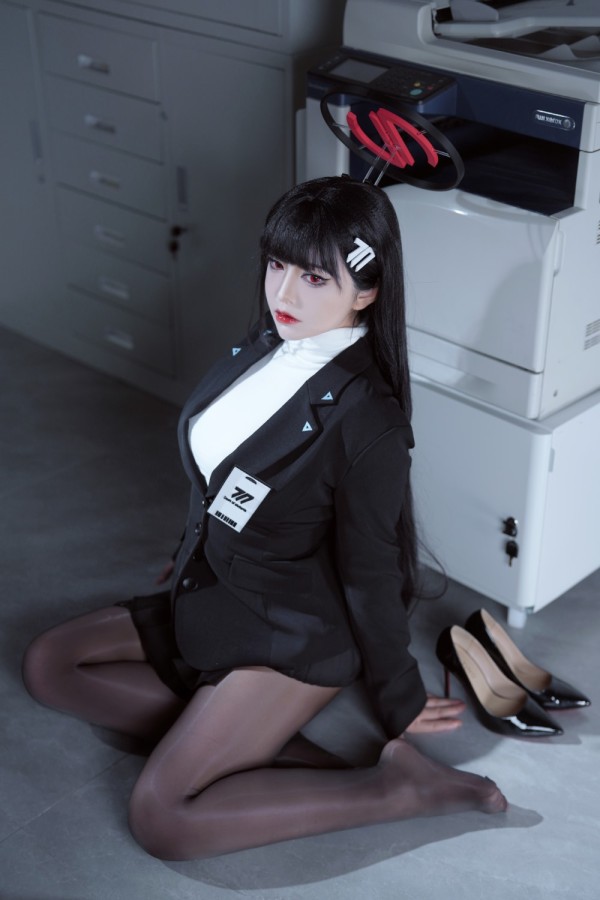 微博人气Coser@半半子 碧蓝档案 调月莉音 [60P/8V/397MB]