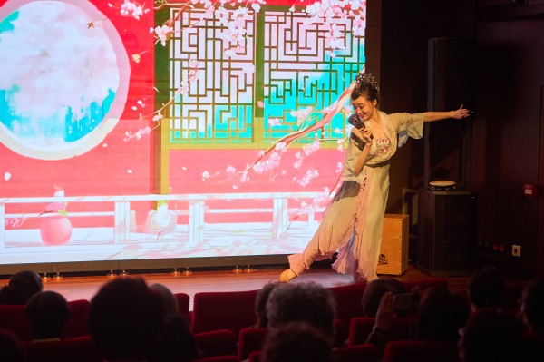 在巴黎，遇见动人的“中国芳华”