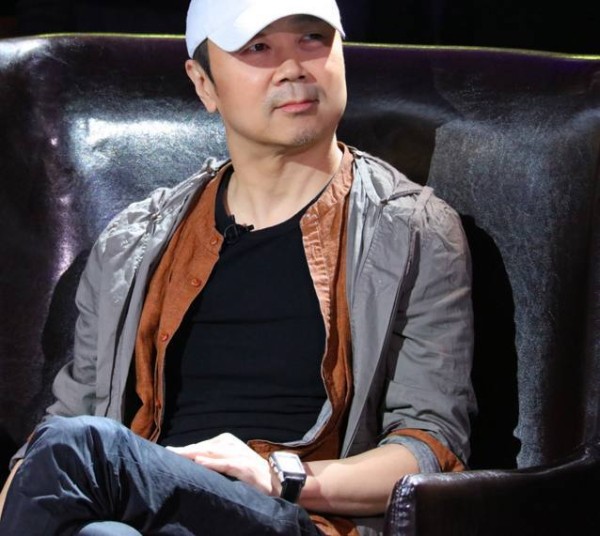 最火的4大摇滚歌手：郑钧第3，汪峰第2，第1被誉为中国摇滚之父！