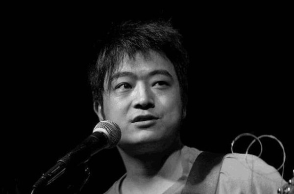 中国摇滚十大巨星：汪峰只能排第十，黄家驹第二，第一名是他！