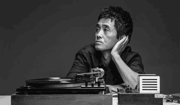 中国摇滚十大巨星：汪峰只能排第十，黄家驹第二，第一名是他！