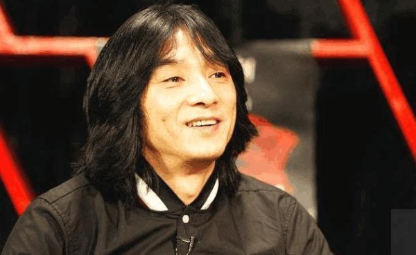 中国摇滚十大巨星：汪峰只能排第十，黄家驹第二，第一名是他！