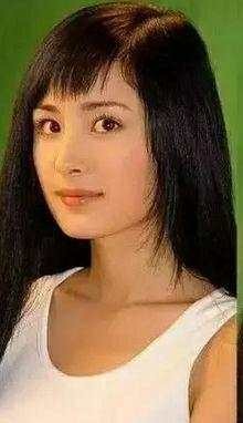 明星刚出道和现在对比，她的变化最大，而她好像一直如此！