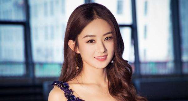 明星刚出道和现在对比，她的变化最大，而她好像一直如此！