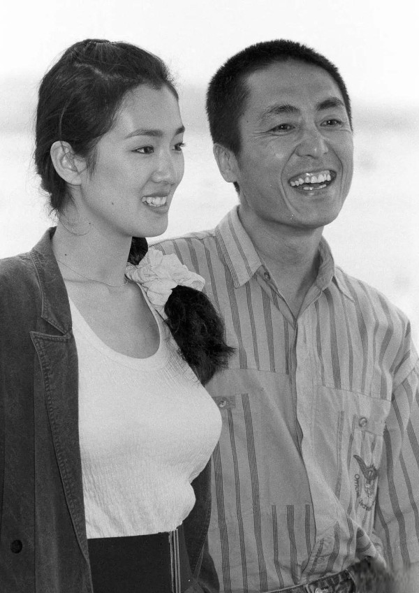 张艺谋与巩俐：因爱封神还是被情所困？这对传奇搭档的致命浪漫