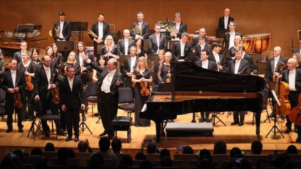 45年，从市府礼堂到东方艺术中心，英国BBC交响乐团续写上海情缘