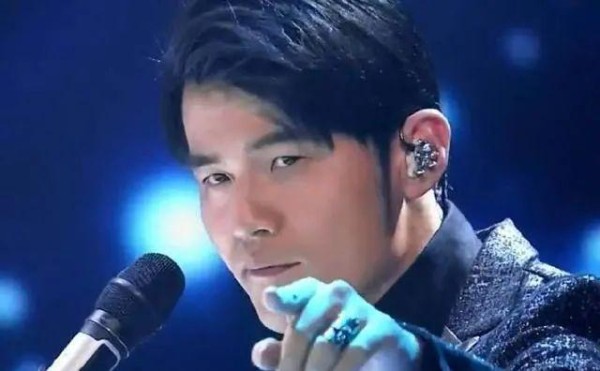 华语乐坛五大天王：周杰伦、陈奕迅、黄家驹、张国荣、张学友全景回望