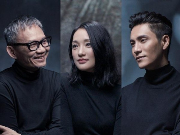 陈坤周迅合办山下学堂，无包袱跪地擦地板，网友：八万学费真不贵