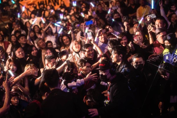 别再emo了！看明星们如何用事业狂飙治愈情伤，活成大女主